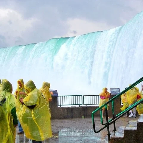 From Toronto to the Canadian side of Niagara Falls