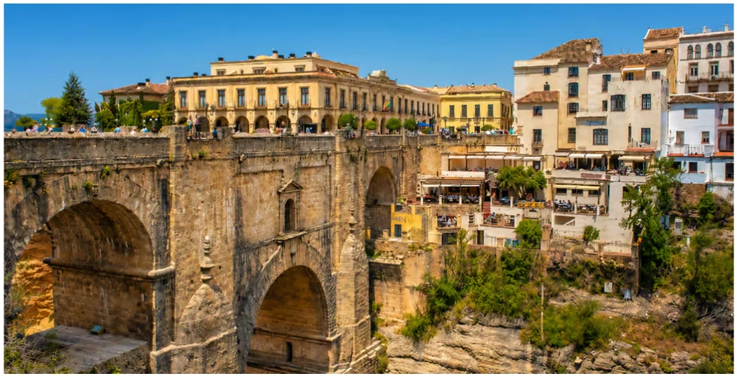 Excursion Ronda et Setenil depuis Malaga avec petit train, vin et tapas
