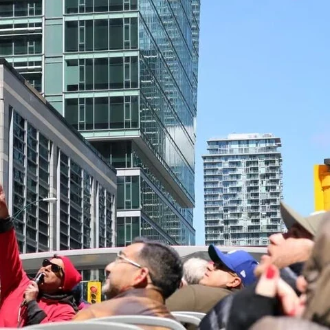 Toronto vom Bus und vom Wasser erleben
