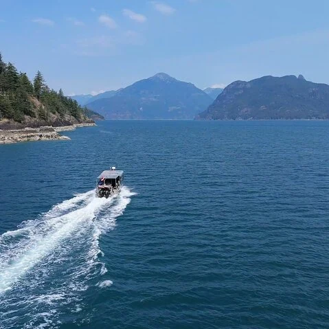 Recorre Howe Sound desde el barco o entra en el agua