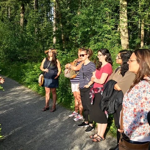 Entdecke den Wald im Stanley Park durch seine Geschichten