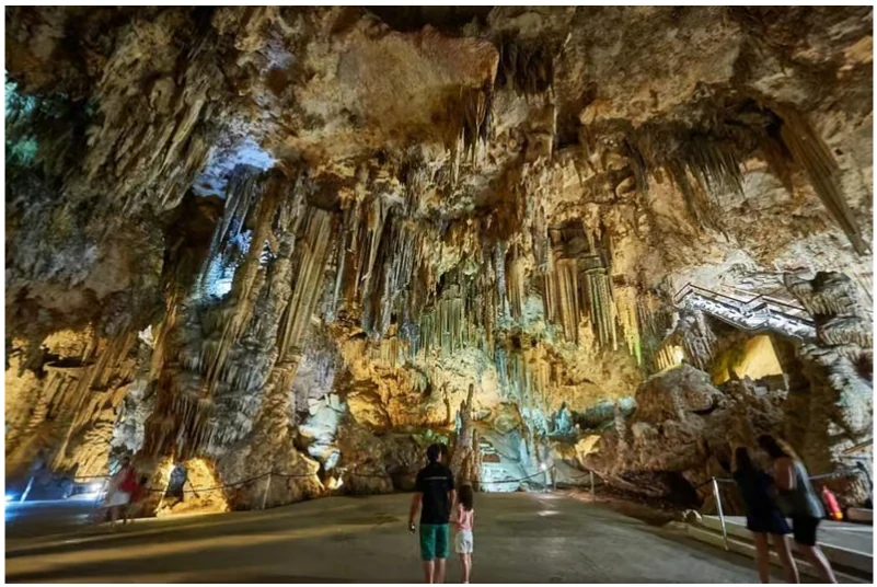 Excursion Grottes de Nerja depuis Malaga avec Nerja et Frigiliana