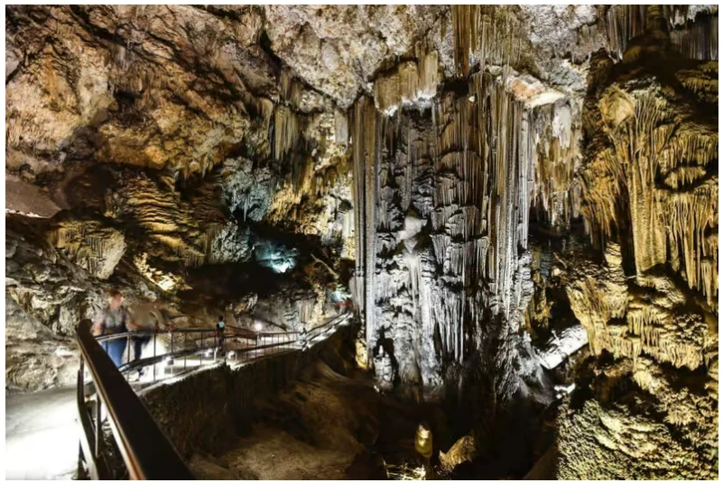 Excursión Cuevas de Nerja desde Málaga: Nerja y Frigiliana en un día