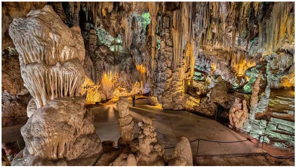 Excursión Cuevas de Nerja desde Málaga: Nerja y Frigiliana en un día