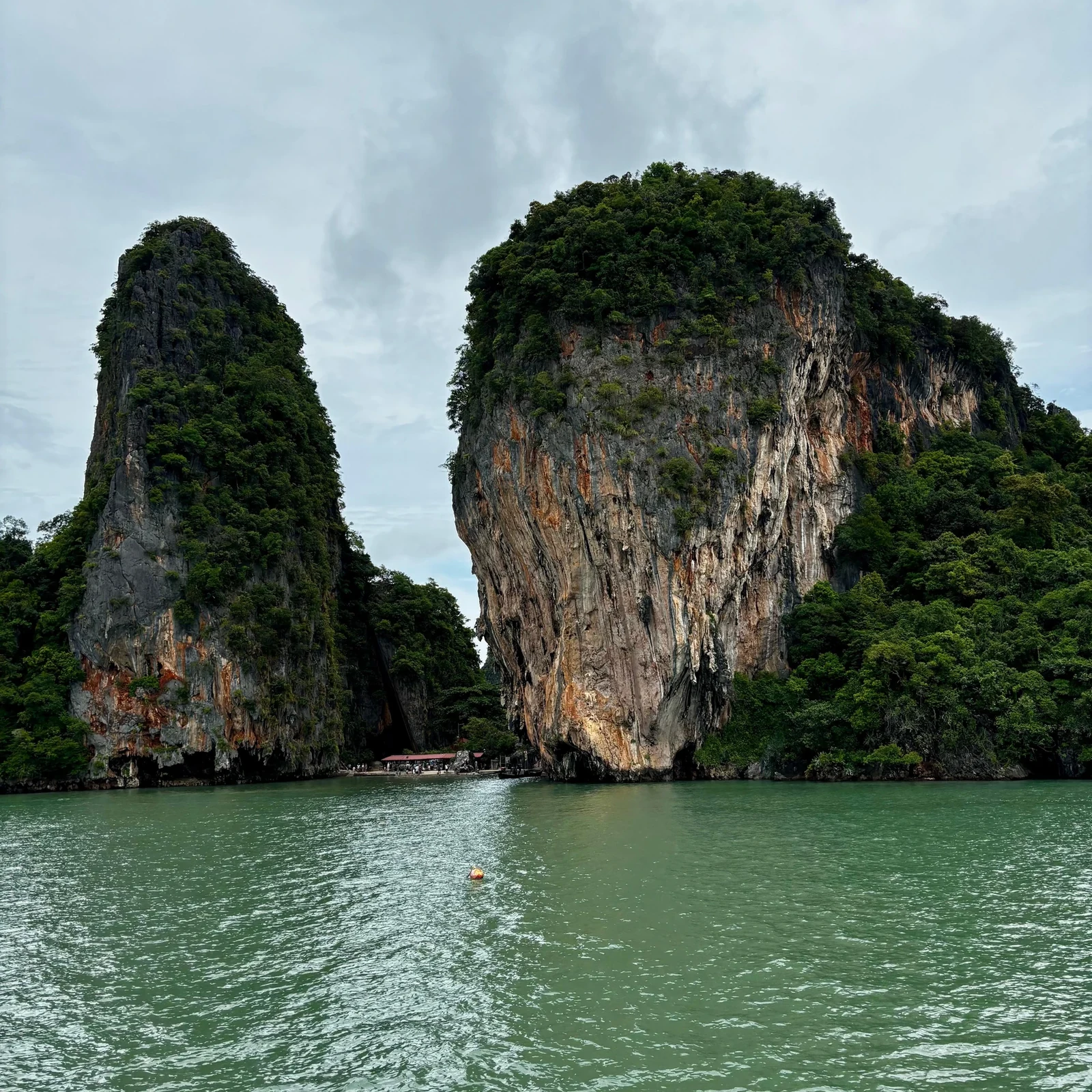 From Phuket to Phi Phi: boat rides, swimming and Bamboo Island
