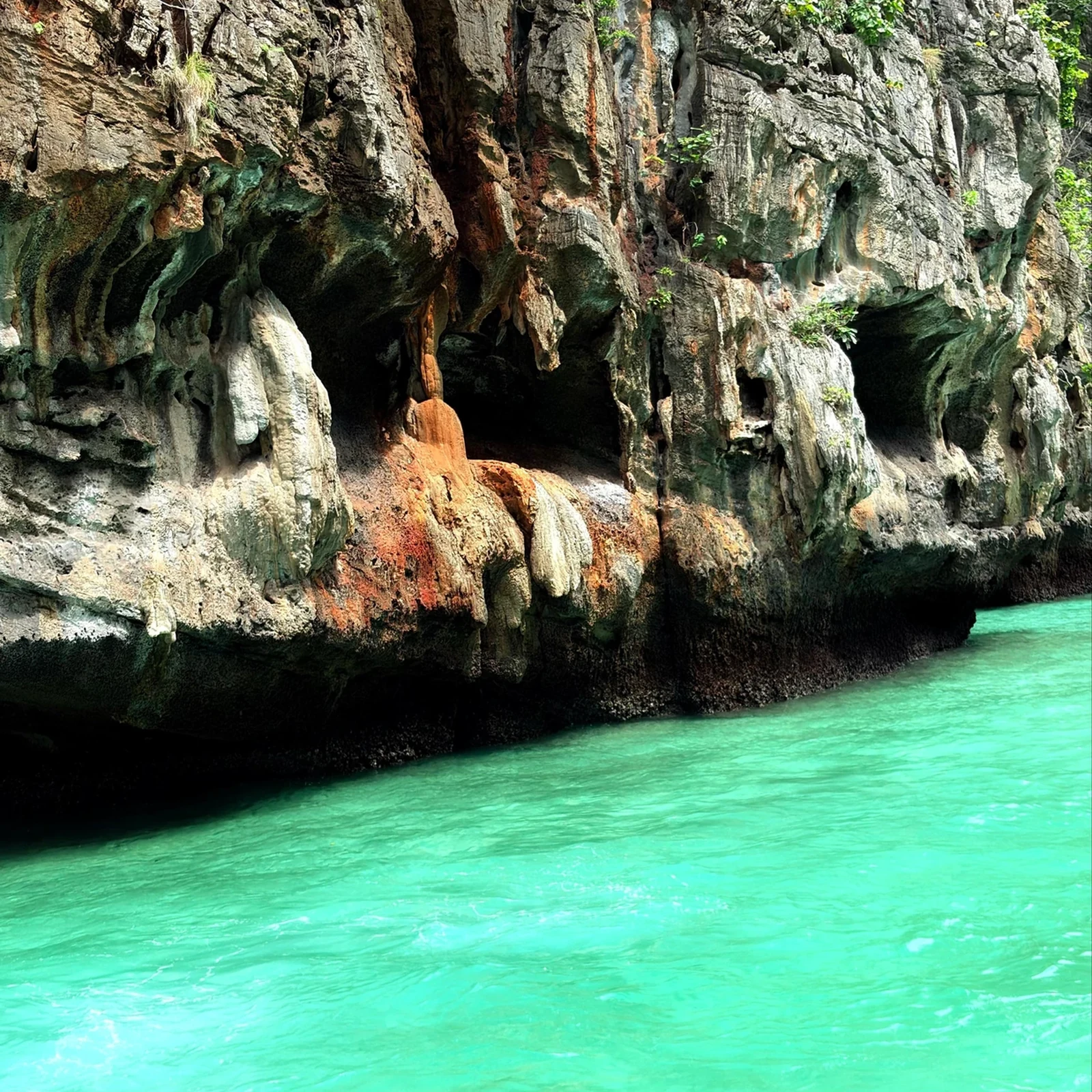 From Phuket to Phi Phi: boat rides, swimming and Bamboo Island