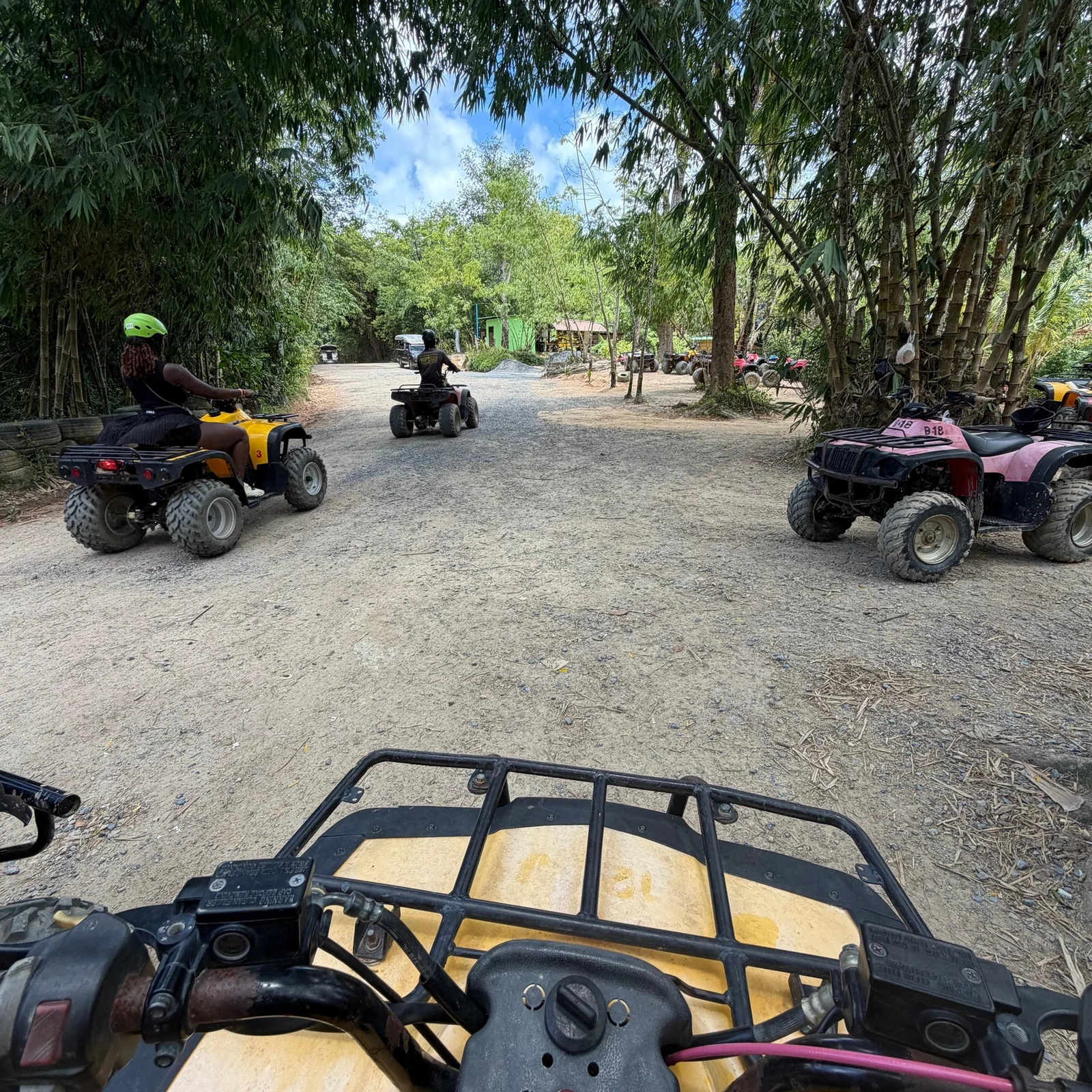 Explorez les sentiers de Phuket en quad