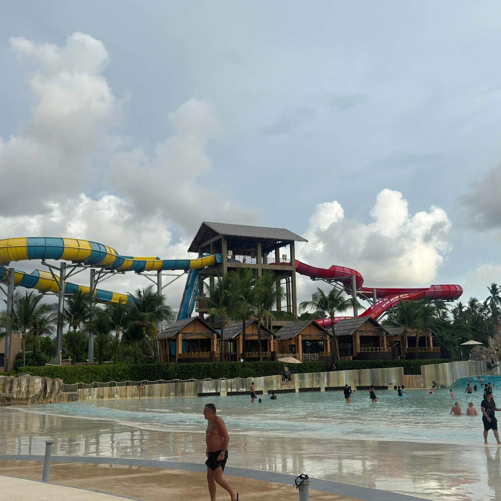 Rutschen und Pausen in deinem Tempo im Andamanda Phuket