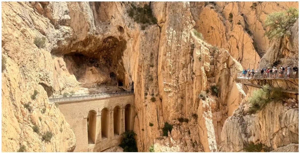 Visite guidée du Caminito del Rey depuis Malaga avec transport, entrée et guide officiel