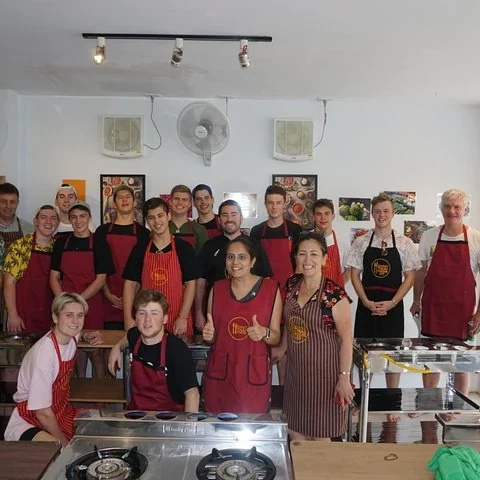 Thai-Gerichte in Phuket Schritt für Schritt selbst kochen