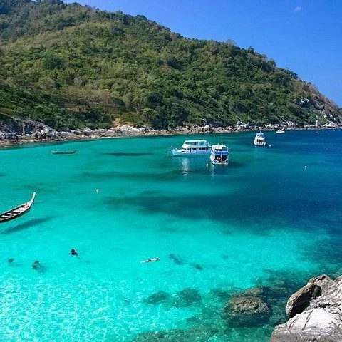 Découvrez la plongée avec deux immersions à Koh Racha Yai