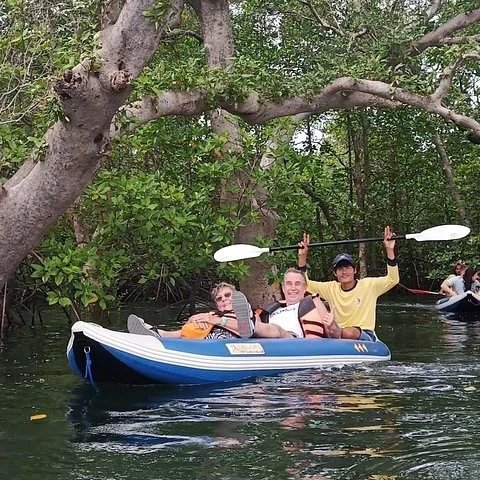 La baie de Phang Nga en bateau, en canoë et de nuit