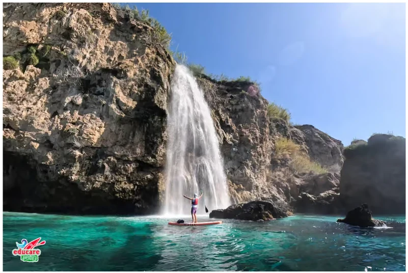 Paddle à Nerja : sortie guidée vers les falaises et la cascade de Maro
