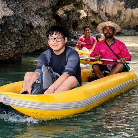 Phang Nga privat: Boot, Höhlen und Kultur