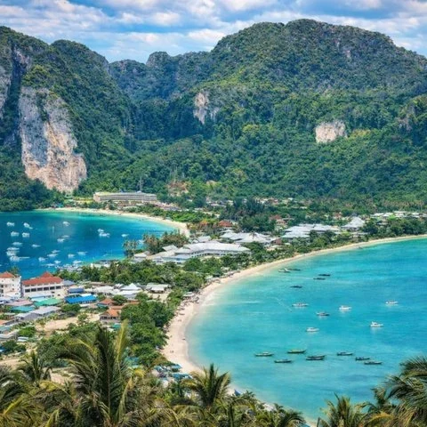Phi Phi en hors-bord : îles, snorkeling et déjeuner depuis Phuket