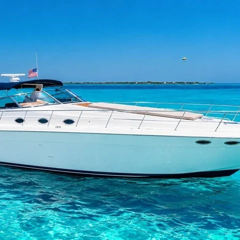 A private 55-foot yacht for your Cancun cruise