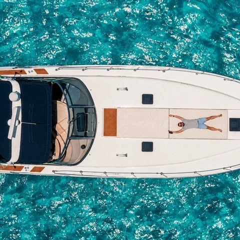 A private 55-foot yacht for your Cancun cruise