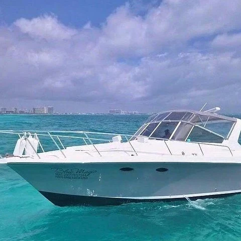 Una salida privada en yate por la bahía Nichupté