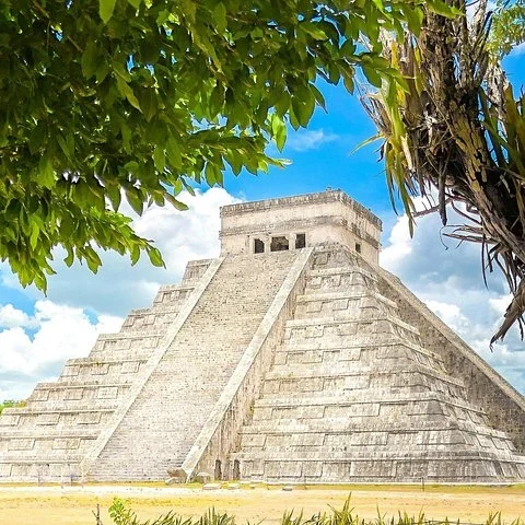 Chichén Itzá, a cenote and Valladolid in one organised day
