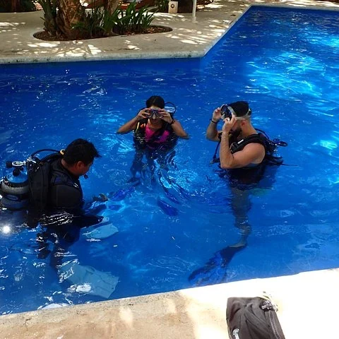 Tu primera experiencia de buceo entre esculturas y arrecife