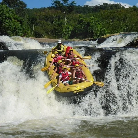 Paddle through the Cubatão River rapids