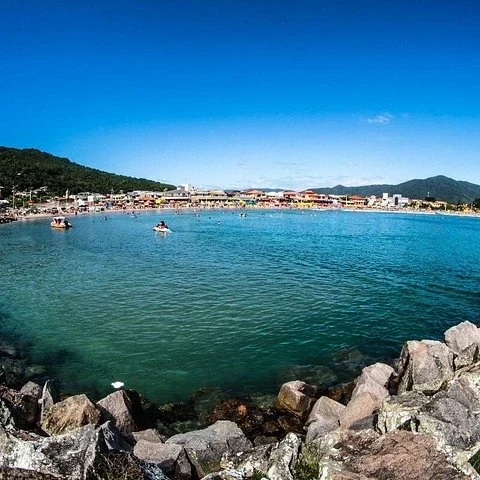 A broad view of Florianópolis in one day
