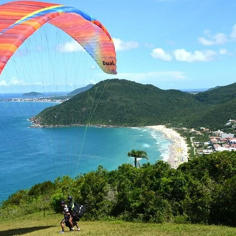 Découvrez Florianópolis depuis un parapente biplace