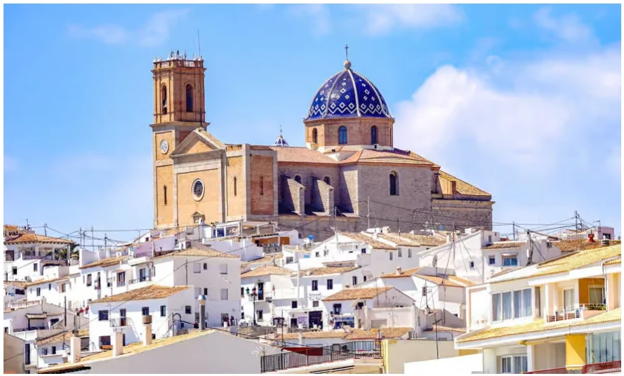 Guadalest, Altea and Algar Waterfalls Day Trip from Valencia