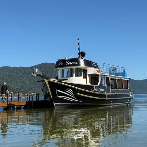 Ein Tag mit Bootsfahrt, Badezeiten und Lagunenlandschaft