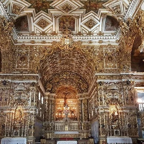 Discover both sides of Salvador on a private full-day tour