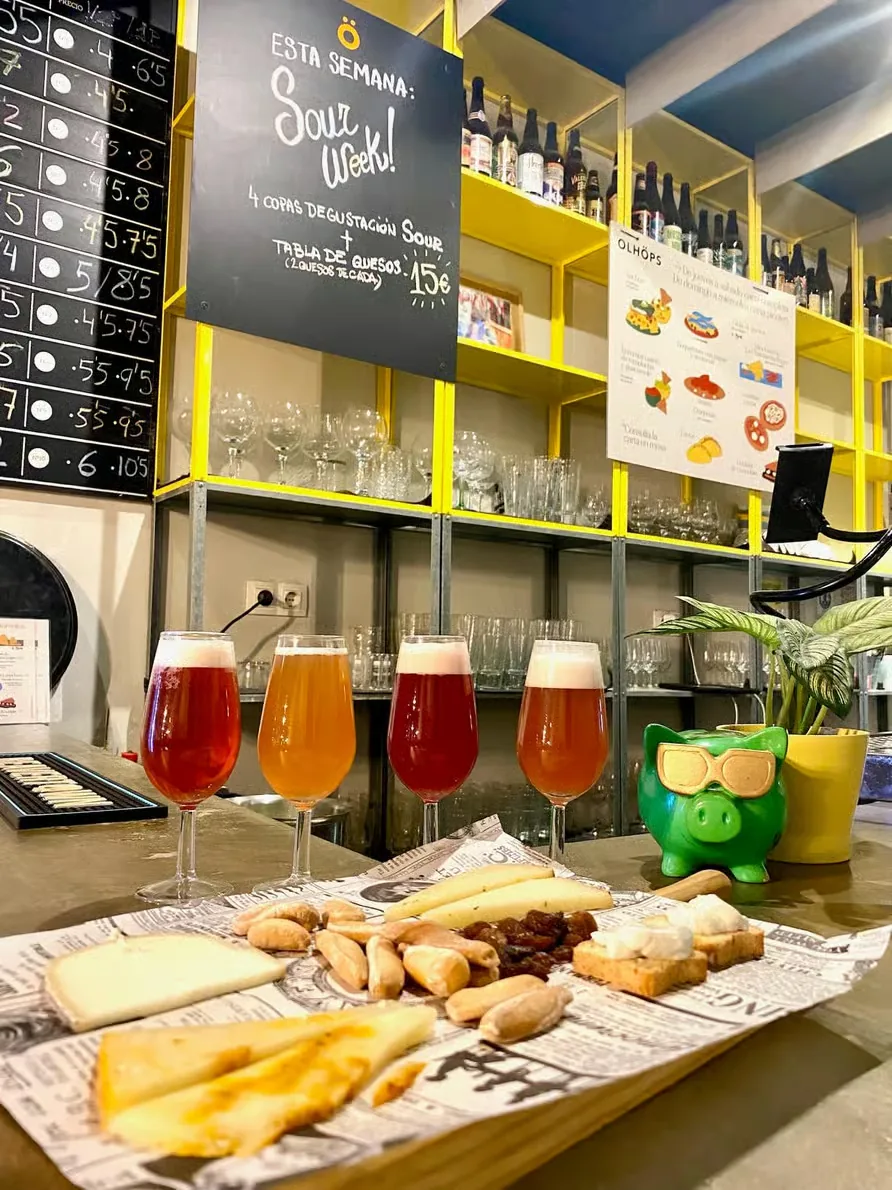 Craft-Beer- und Tapas-Verkostung in Ruzafa