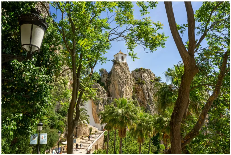 Excursión Guadalest, Altea y Fuentes del Algar desde Valencia