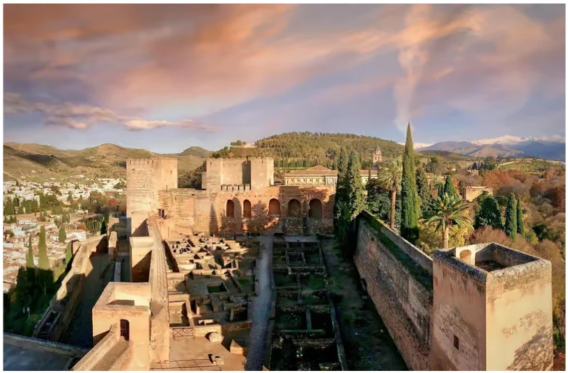 Visite Alhambra avec Palais nasrides et guide officiel à Grenade