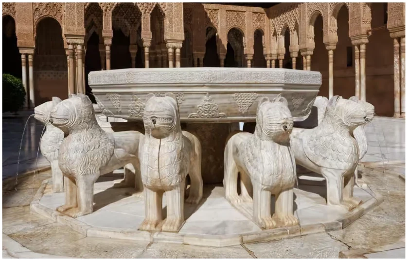 Visite Alhambra avec Palais nasrides et guide officiel à Grenade
