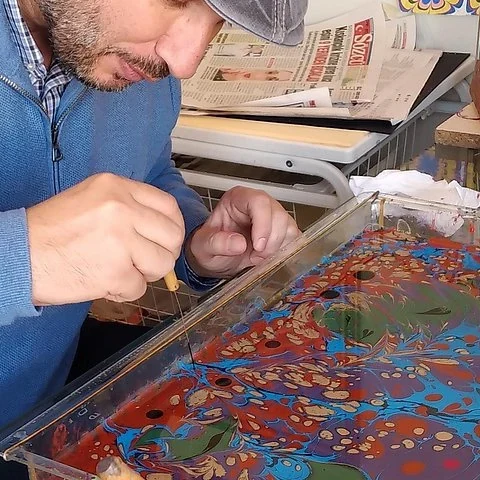 Ein eigenes Ebru-Kunstwerk in Istanbul gestalten