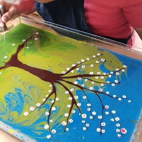 Ein eigenes Ebru-Kunstwerk in Istanbul gestalten