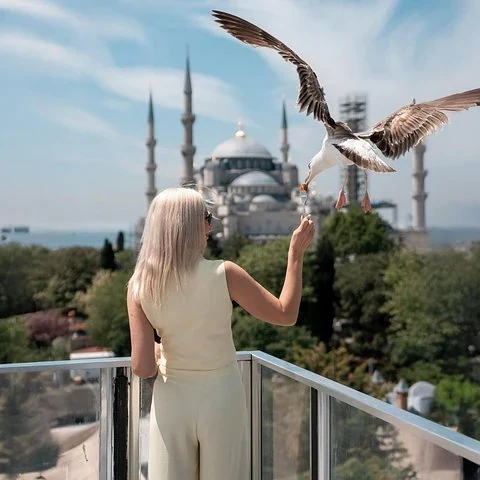 Kehre mit Istanbul-Erinnerungen zurück, auf denen du selbst zu sehen bist
