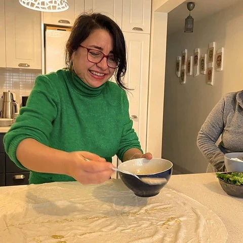 Cocina platos turcos y comparte la mesa en Estambul