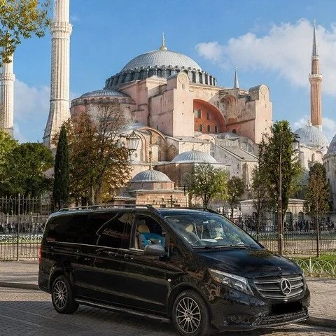Traslado privado entre IST y el centro europeo de Estambul