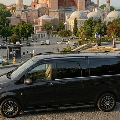 Privater Transfer zwischen IST und Istanbuls europäischem Zentrum