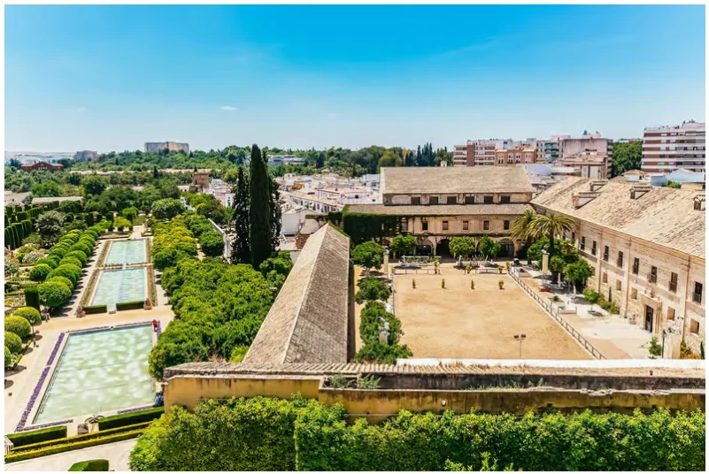 Visite quartier juif, Mosquée-Cathédrale et Alcázar de Cordoue avec billets
