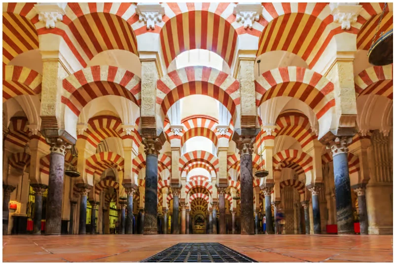 Guided tour of the Mosque-Cathedral, Jewish Quarter and Alcázar in Córdoba
