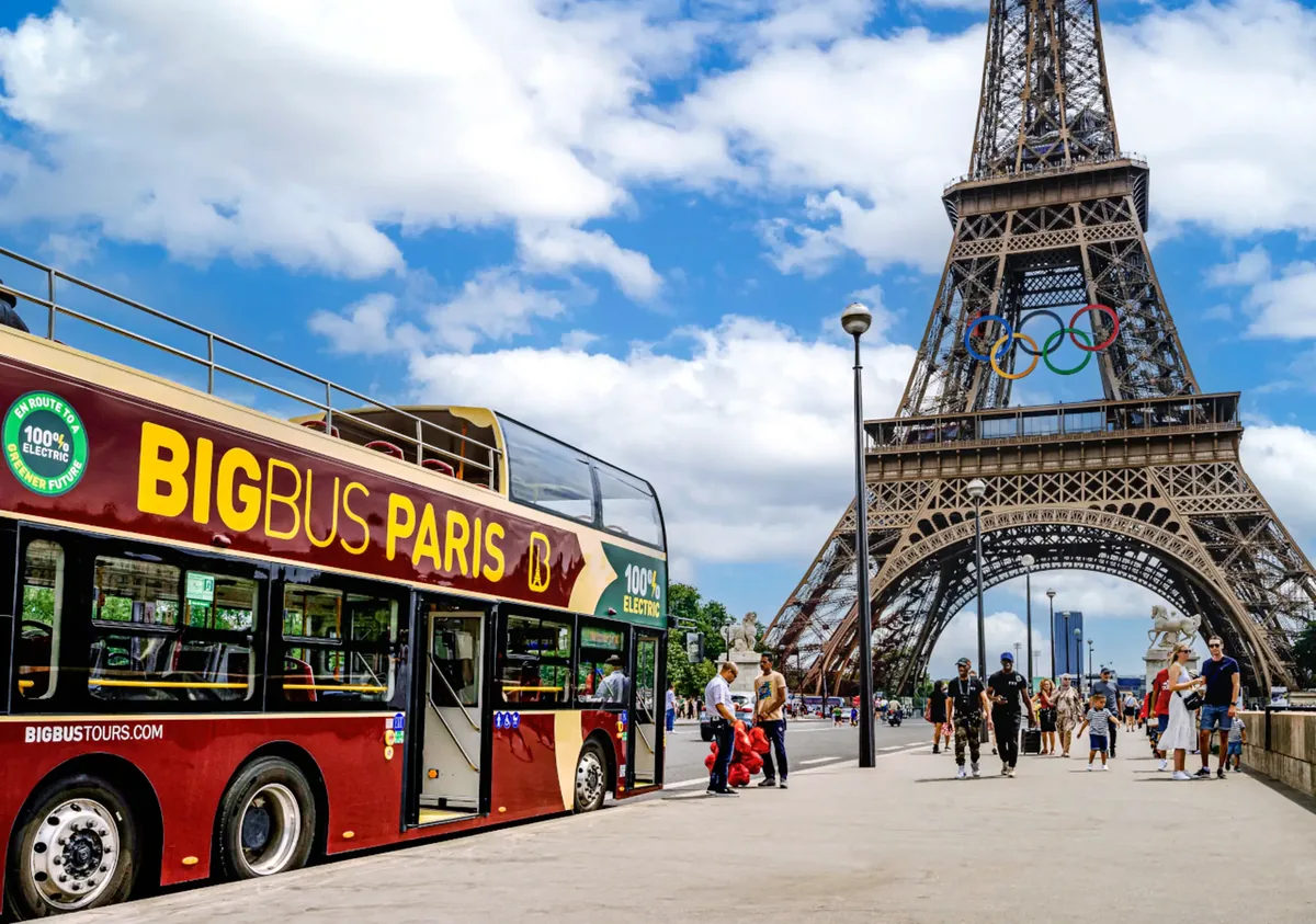 Visite de Paris en bus touristique à arrêts libres avec croisière optionnelle sur la Seine