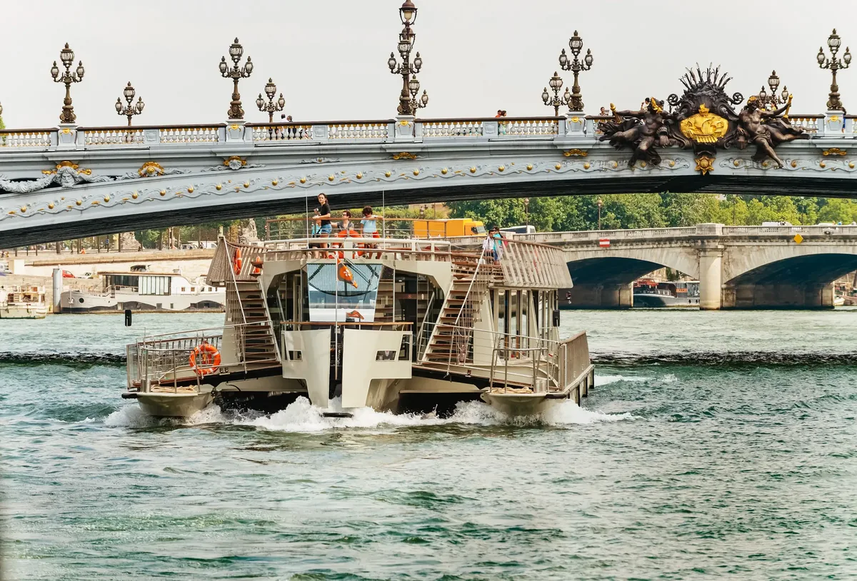 Visite de Paris en bus touristique pour explorer la ville à votre rythme