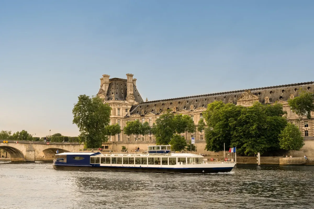 Paris : dîner-croisière sur la Seine avec vues panoramiques