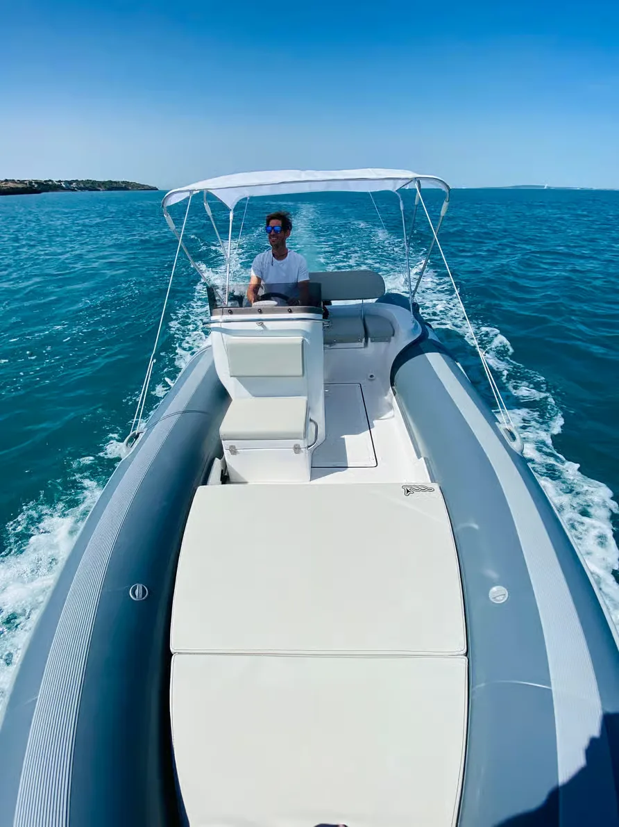 Location de bateau à El Arenal sans permis pour naviguer à Majorque