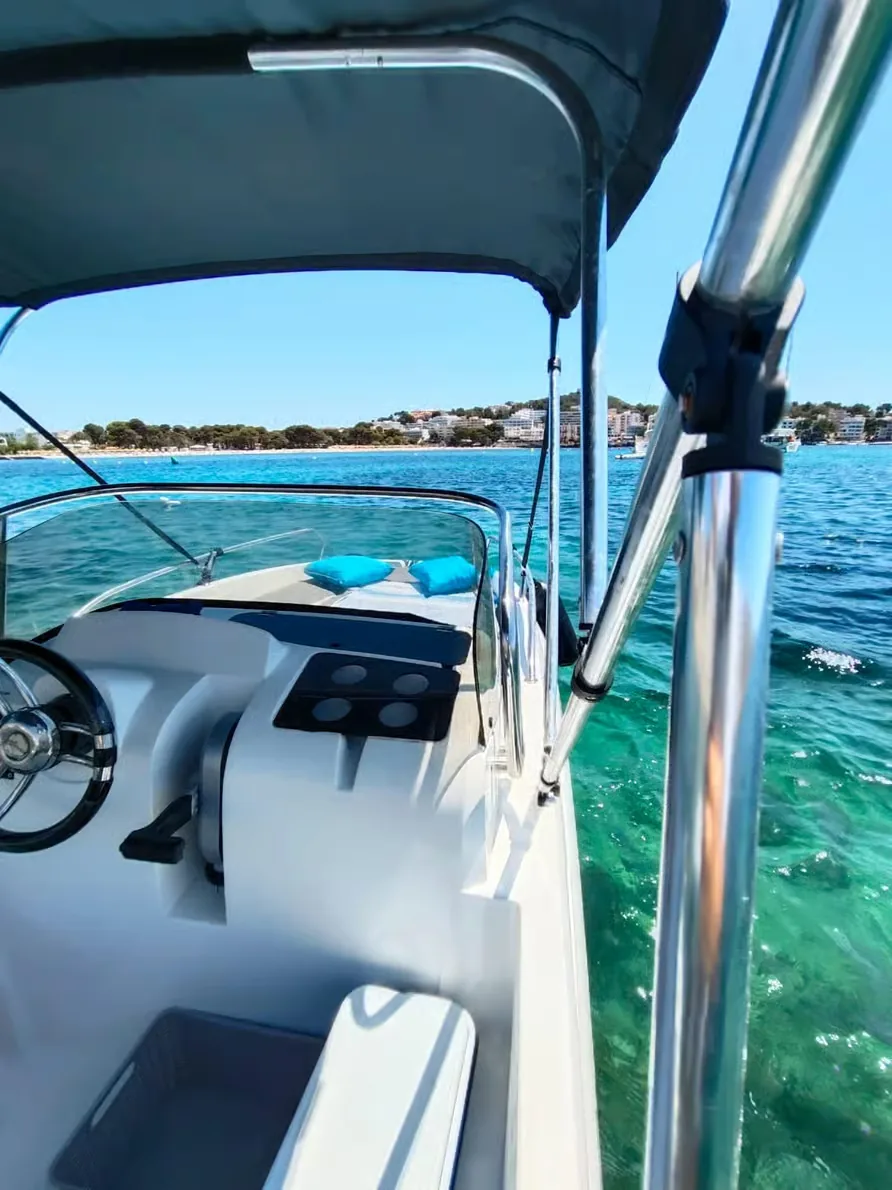 Location de bateau sans permis à Santa Ponsa