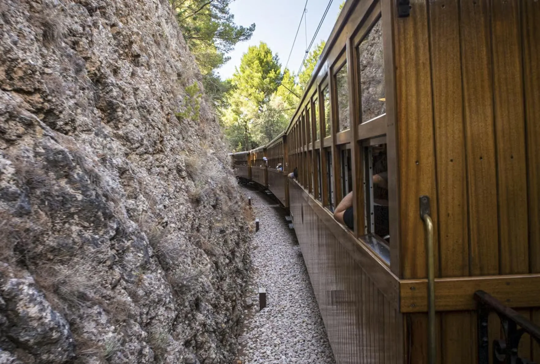 Tour Mallorca en barco, tren, tranvía y autobús