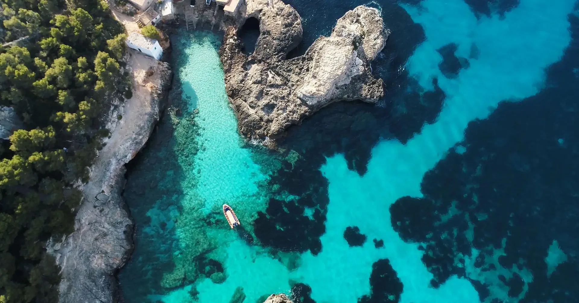 Tour en barco desde Cala Figuera a Caló de Moro y Cala Màrmols