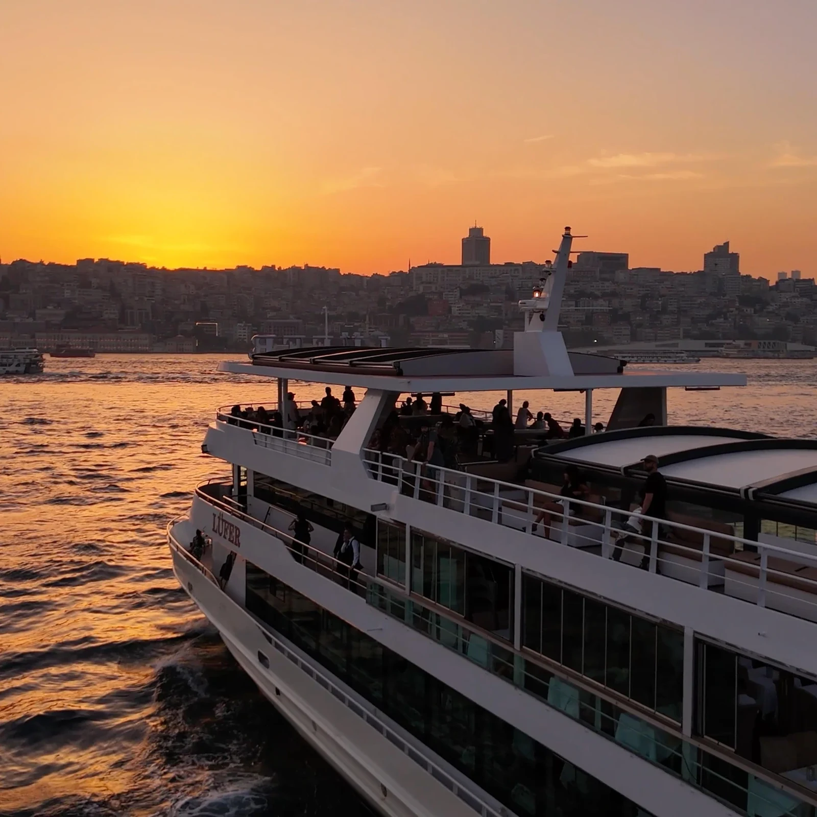 Bosporus-Bootsfahrt in Istanbul mit Audioguide